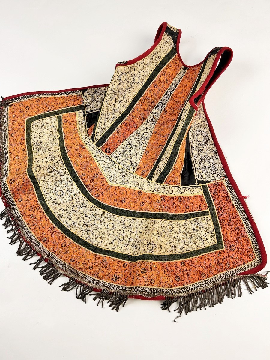 Veste en laine brodée de sequins - Macédoine ou Balkan début XXe siècle