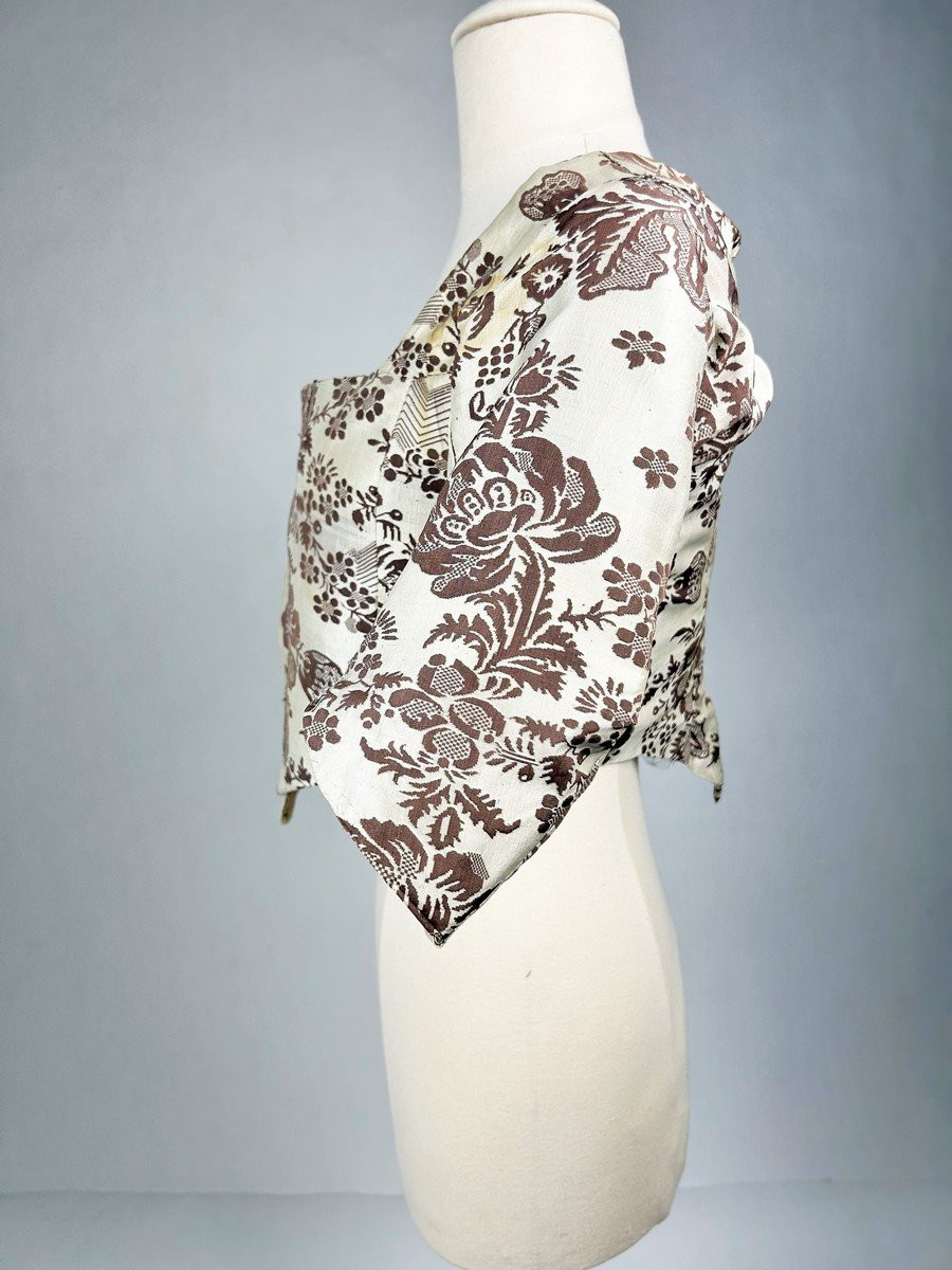 Silk Taffeta Camisole With Indian Flower Embroidery - France Circa 1780-photo-1