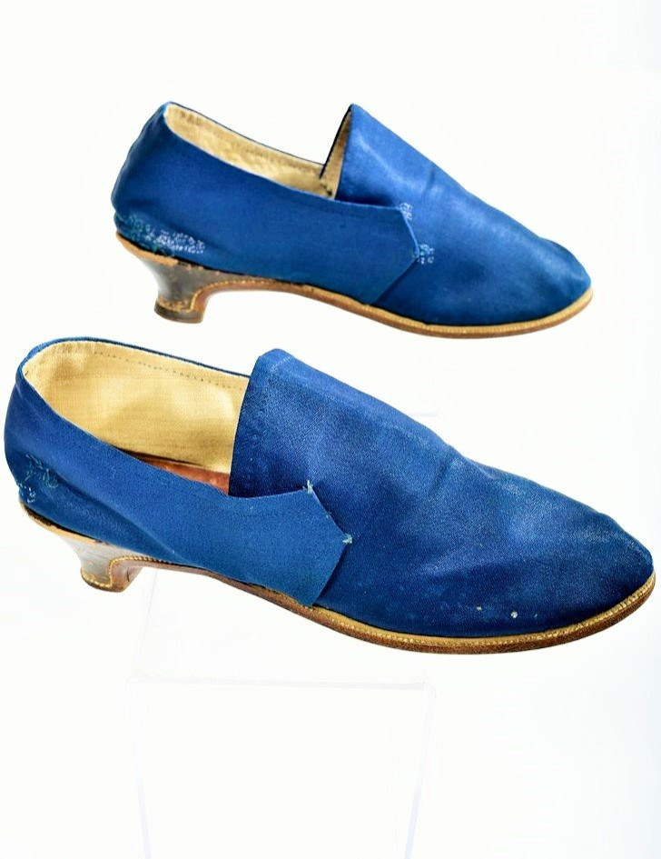 Pair Of Shoes In Glazed Wool Twill Bleu De France - Louis XVI Period Circa 1780-photo-2