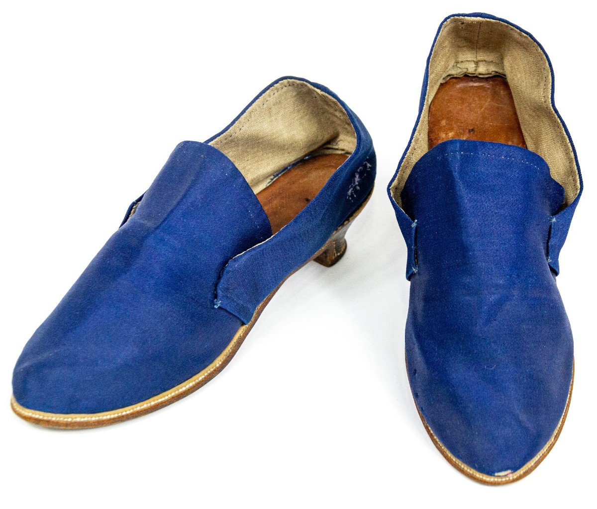 Pair Of Shoes In Glazed Wool Twill Bleu De France - Louis XVI Period Circa 1780