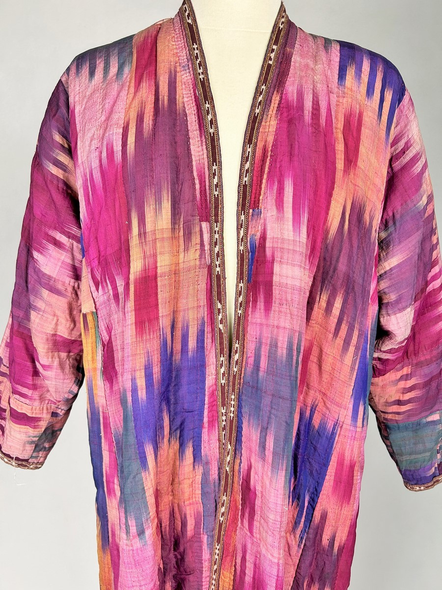 Manteau Chapan en ikat de soie - Ouzbékistan Circa 1900-1950