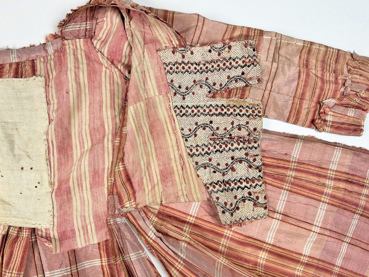 French Dress In Taffeta And Indian Fabric – Provence Circa 1785-photo-8