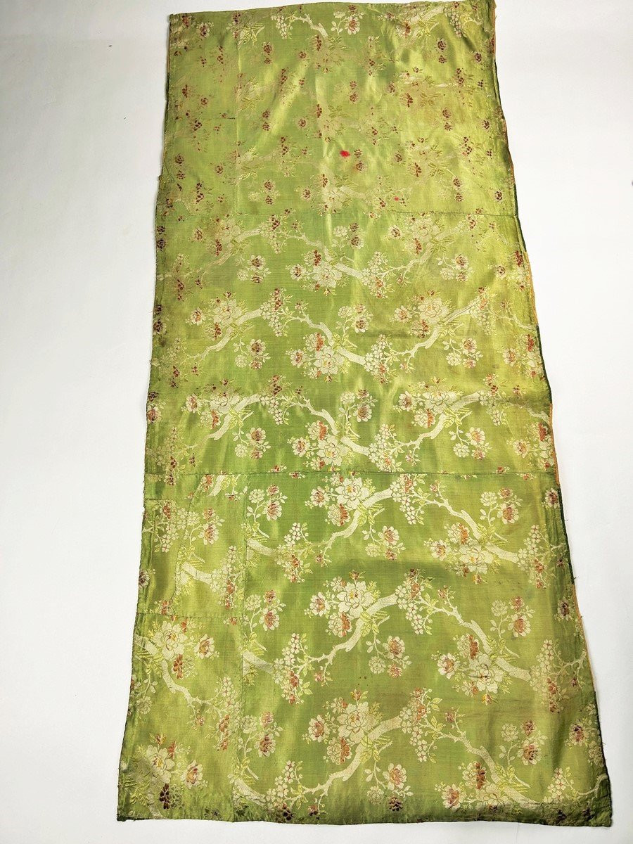 Almond Green Satin Edging With Japanese River Decoration - France Louis XV Period Circa 1760 -photo-2