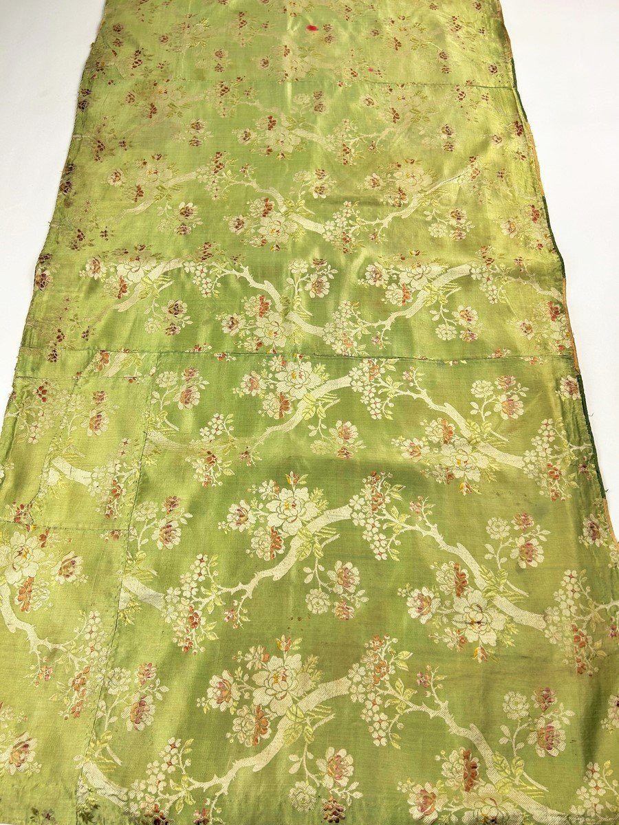 Almond Green Satin Edging With Japanese River Decoration - France Louis XV Period Circa 1760 -photo-3