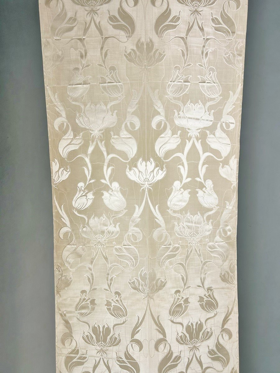 Width Of Satin And Moiré Silk Faille In The Style Of Hector Guimard - Art Nouveau Period -photo-2