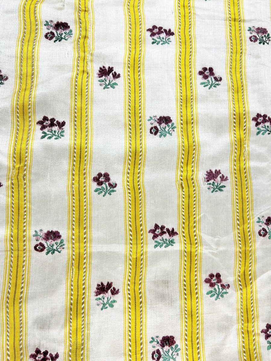 Lampas liseré broché fond satin à crêtes de velours - France Circa 1780-photo-1