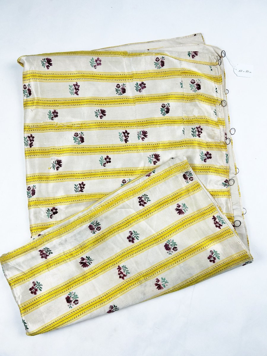 Lampas liseré broché fond satin à crêtes de velours - France Circa 1780-photo-6