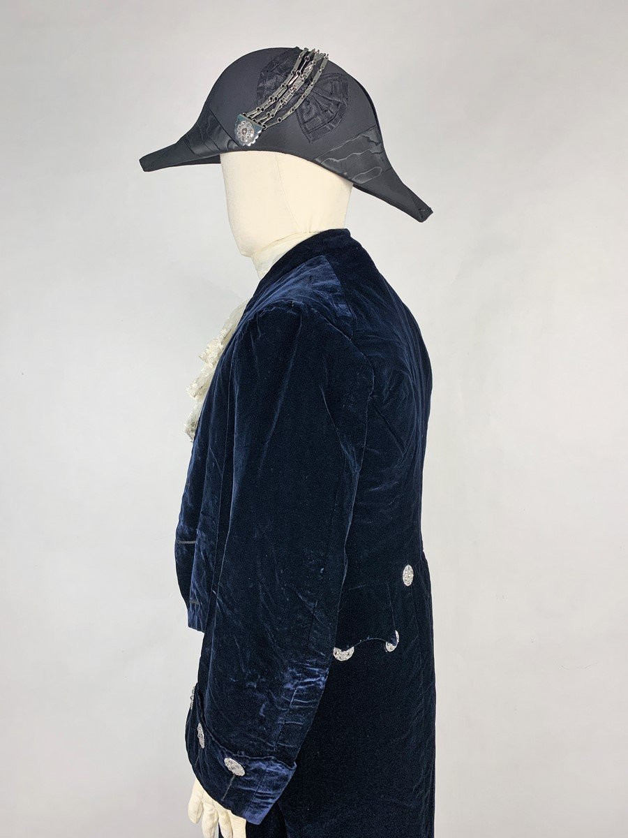 Habit de cour britannique complet en velours bleu-nuit - Angleterre Circa 1910-1930-photo-3