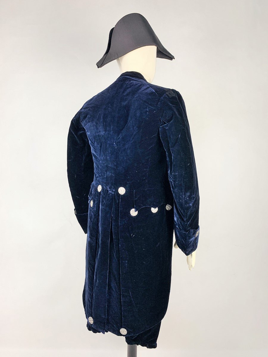 Habit de cour britannique complet en velours bleu-nuit - Angleterre Circa 1910-1930-photo-4