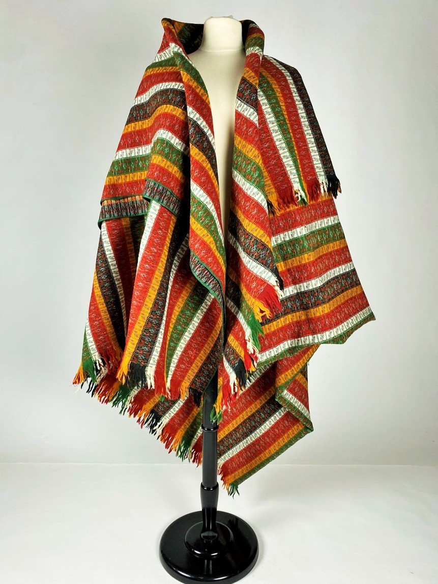 Long Cashmere Wool Shawl With Bayadere Pattern - France, Provence, Circa 1860-1880