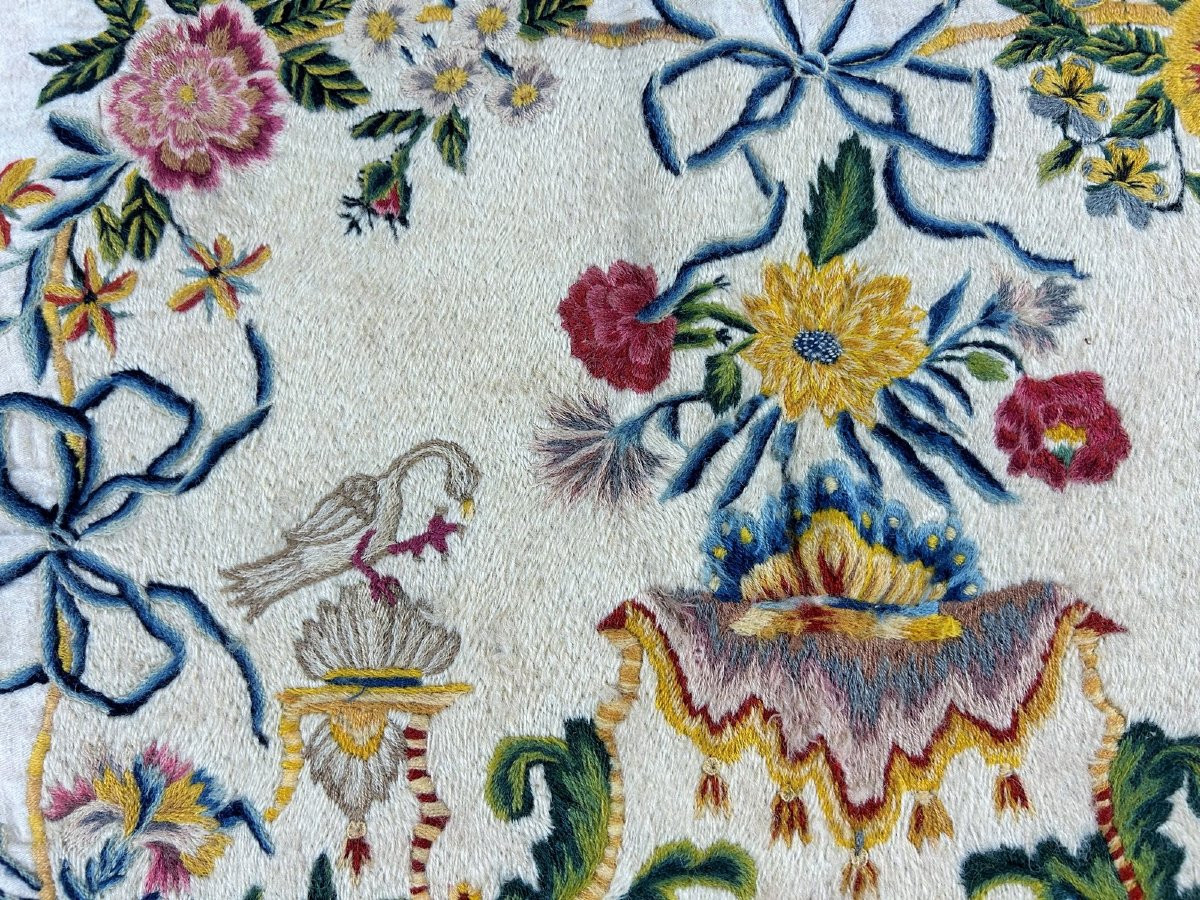 Cambrasine ou Crewel Work, broderie de laine polychrome sur Ratine peluchée - France Circa 1700-photo-6