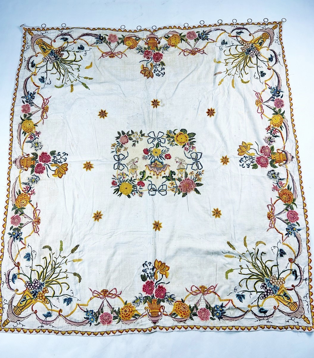 Cambrasine ou Crewel Work, broderie de laine polychrome sur Ratine peluchée - France Circa 1700