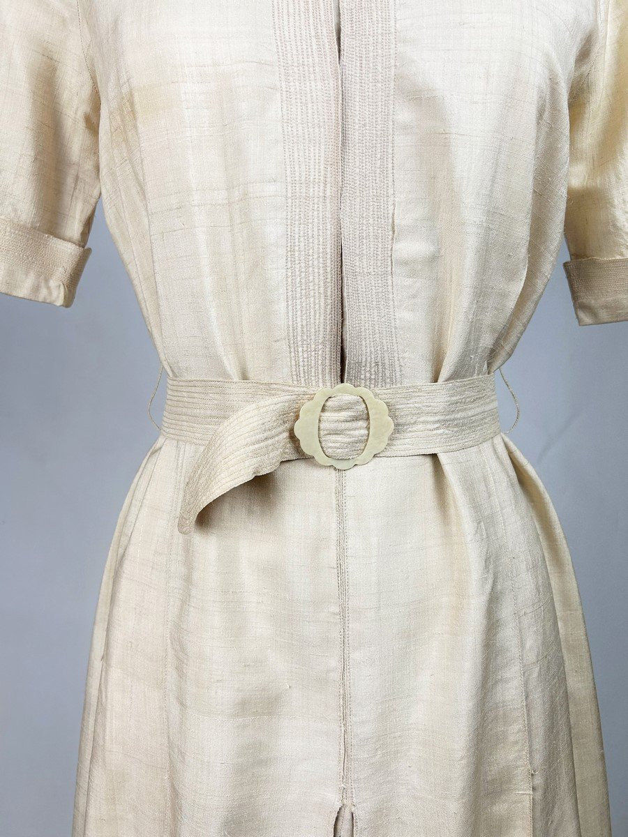 Robe estivale en soie sauvage écrue à la manière de Coco Chanel - France Circa 1930-1940-photo-3