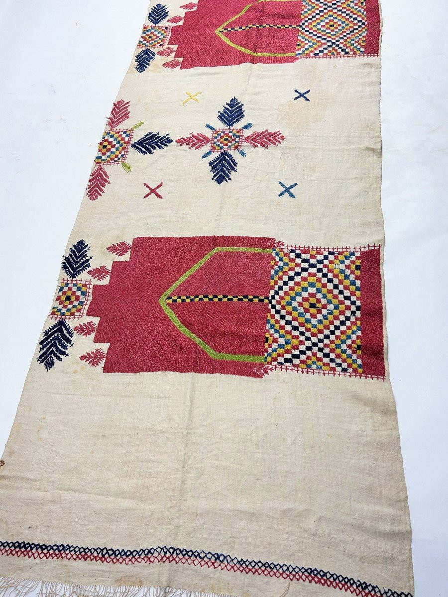 Chefchaouen, un panneau en broderie de soie sur lin - Maroc Circa 1880 -1930-photo-1