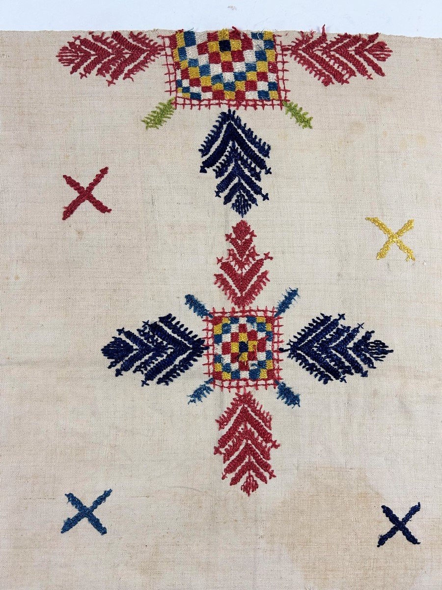 Chefchaouen, un panneau en broderie de soie sur lin - Maroc Circa 1880 -1930-photo-2