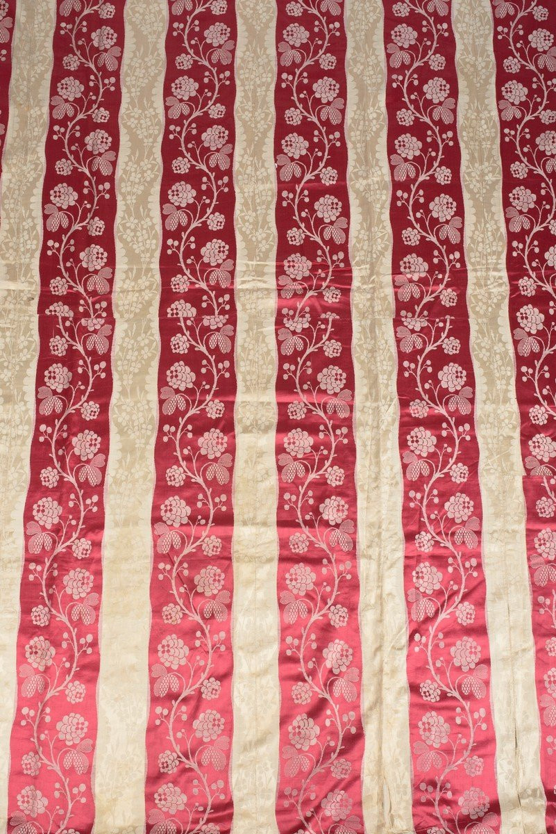Dessus de table ou tenture en Lampas satin damassé Cerise et Crème - Période Louis XVI-photo-4