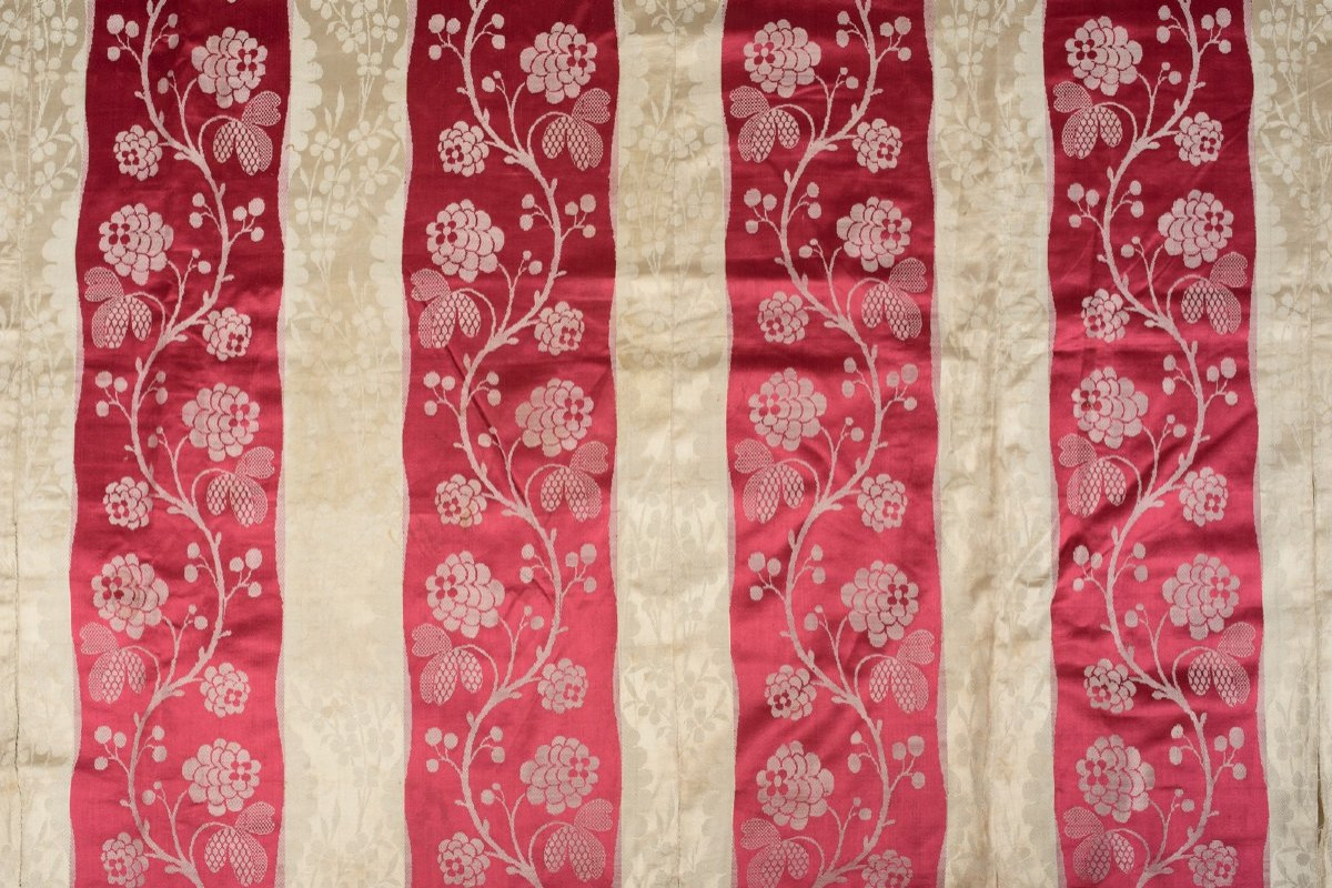 Dessus de table ou tenture en Lampas satin damassé Cerise et Crème - Période Louis XVI-photo-3