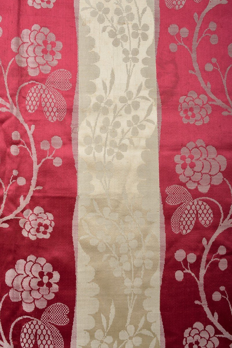 Dessus de table ou tenture en Lampas satin damassé Cerise et Crème - Période Louis XVI-photo-6