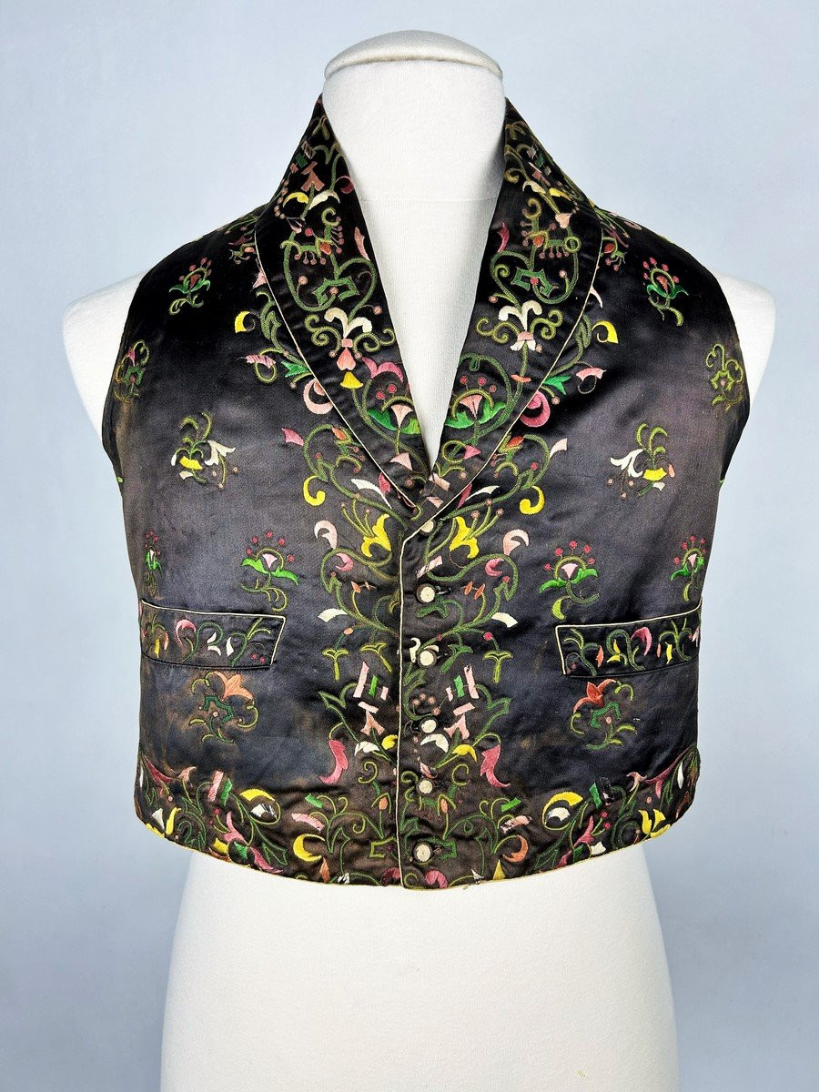 Dandy's Waistcoat In Embroidered Chimney Sweep Satin - France Circa 1815-1825-photo-2