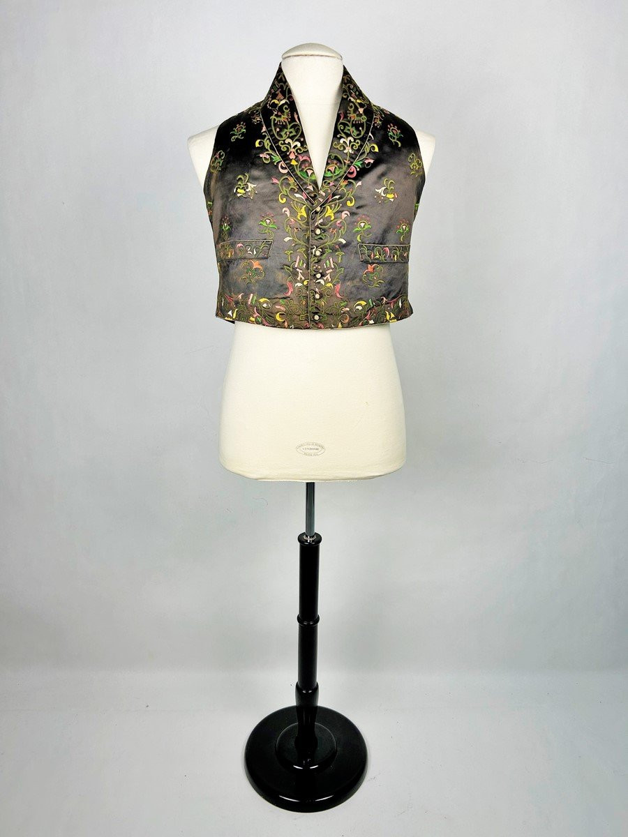 Dandy's Waistcoat In Embroidered Chimney Sweep Satin - France Circa 1815-1825-photo-3
