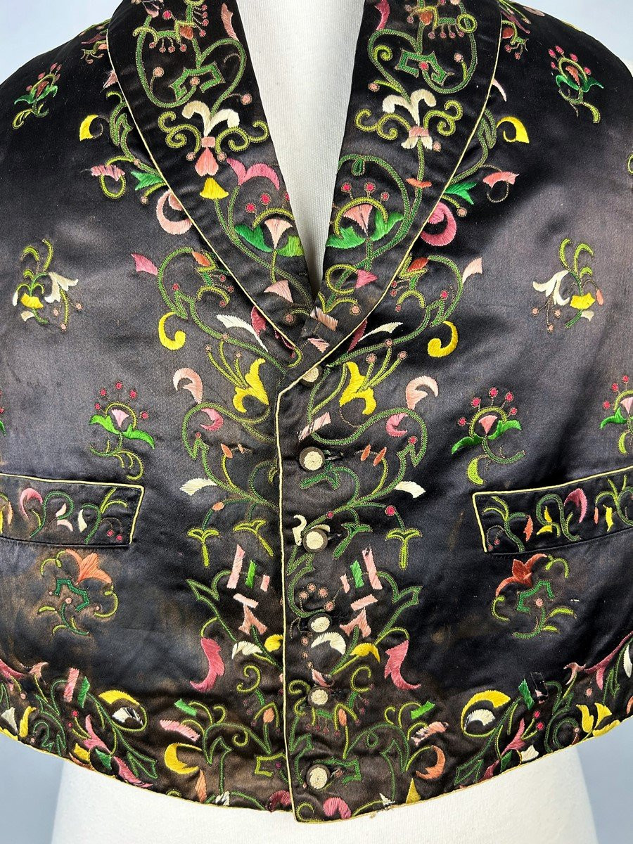 Dandy's Waistcoat In Embroidered Chimney Sweep Satin - France Circa 1815-1825-photo-4