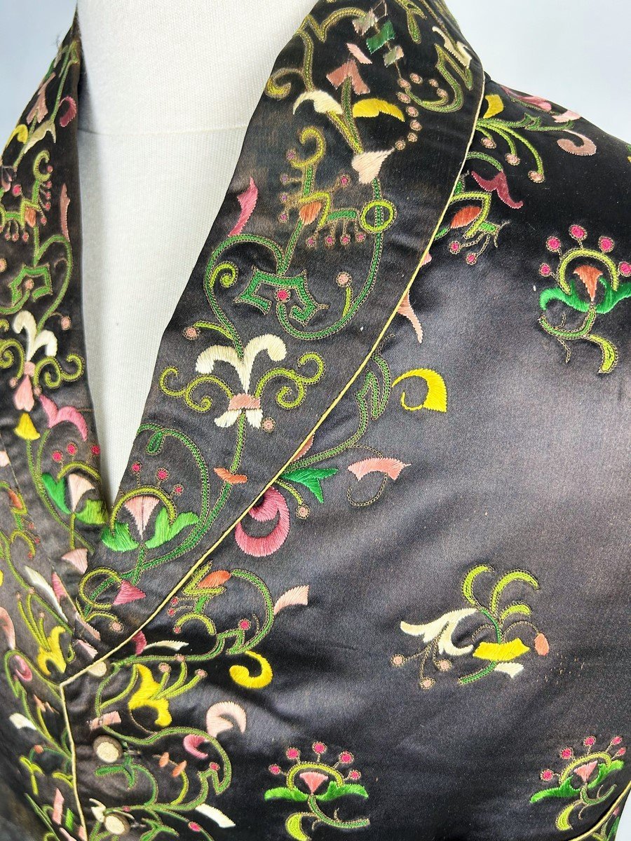 Dandy's Waistcoat In Embroidered Chimney Sweep Satin - France Circa 1815-1825-photo-3
