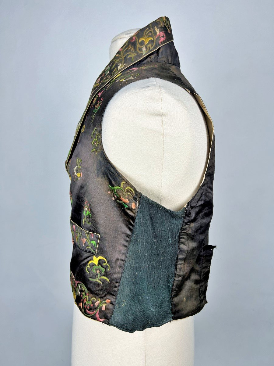 Dandy's Waistcoat In Embroidered Chimney Sweep Satin - France Circa 1815-1825-photo-4