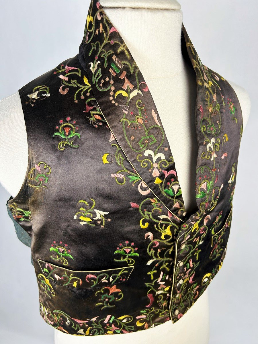 Dandy's Waistcoat In Embroidered Chimney Sweep Satin - France Circa 1815-1825-photo-6