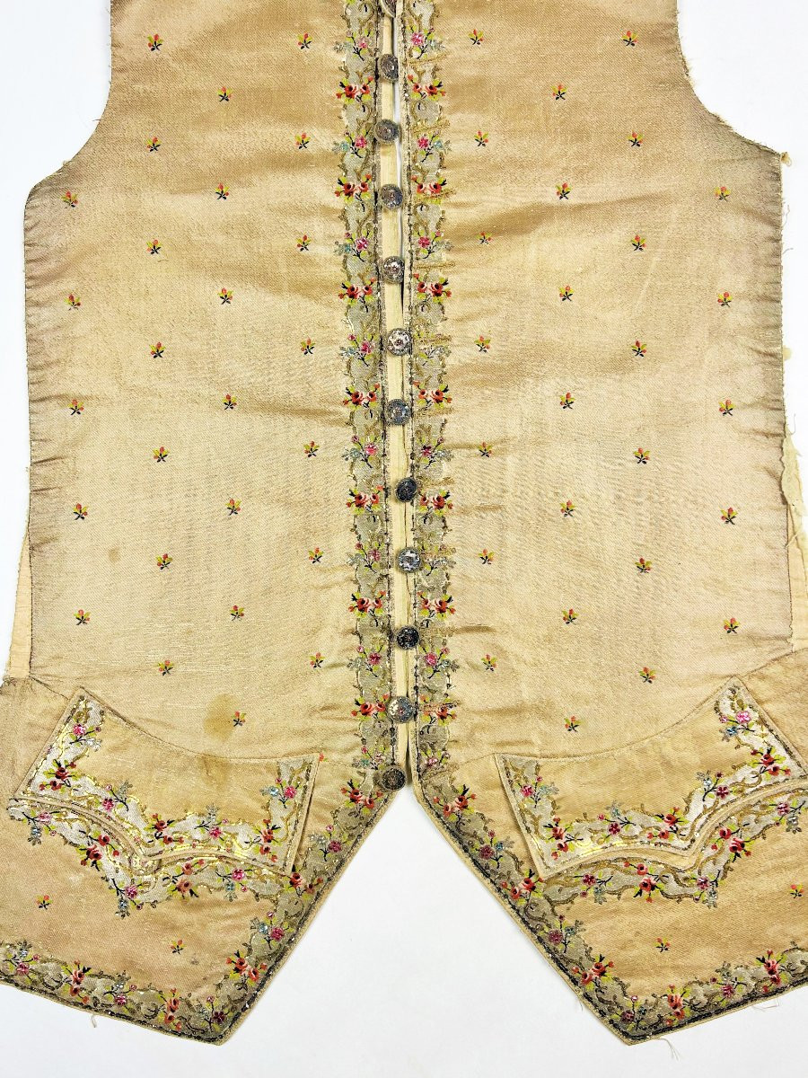 Court Waistcoat Front In Gold And Silver Cloth, Embroidered With Bullion And Tinsel, France, C. 1750-photo-1
