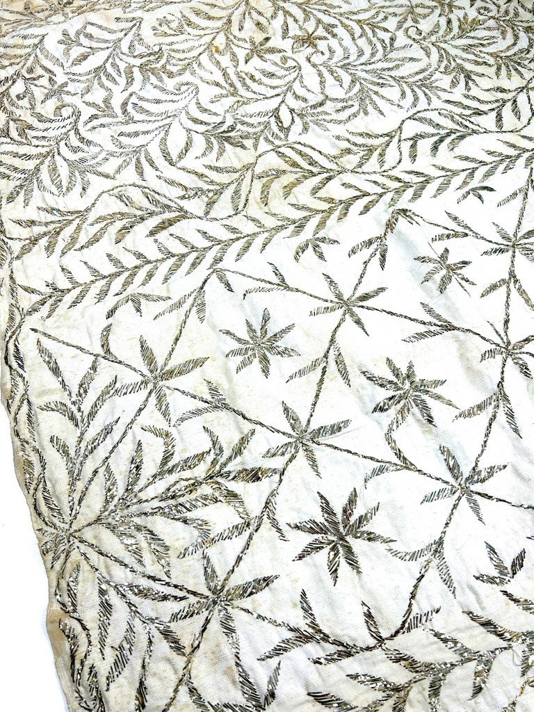 Large Hammam Or Peshtemal Towel In Terry Cotton Embroidered With Silver - Ottoman Greece, Late 19th Century-photo-1