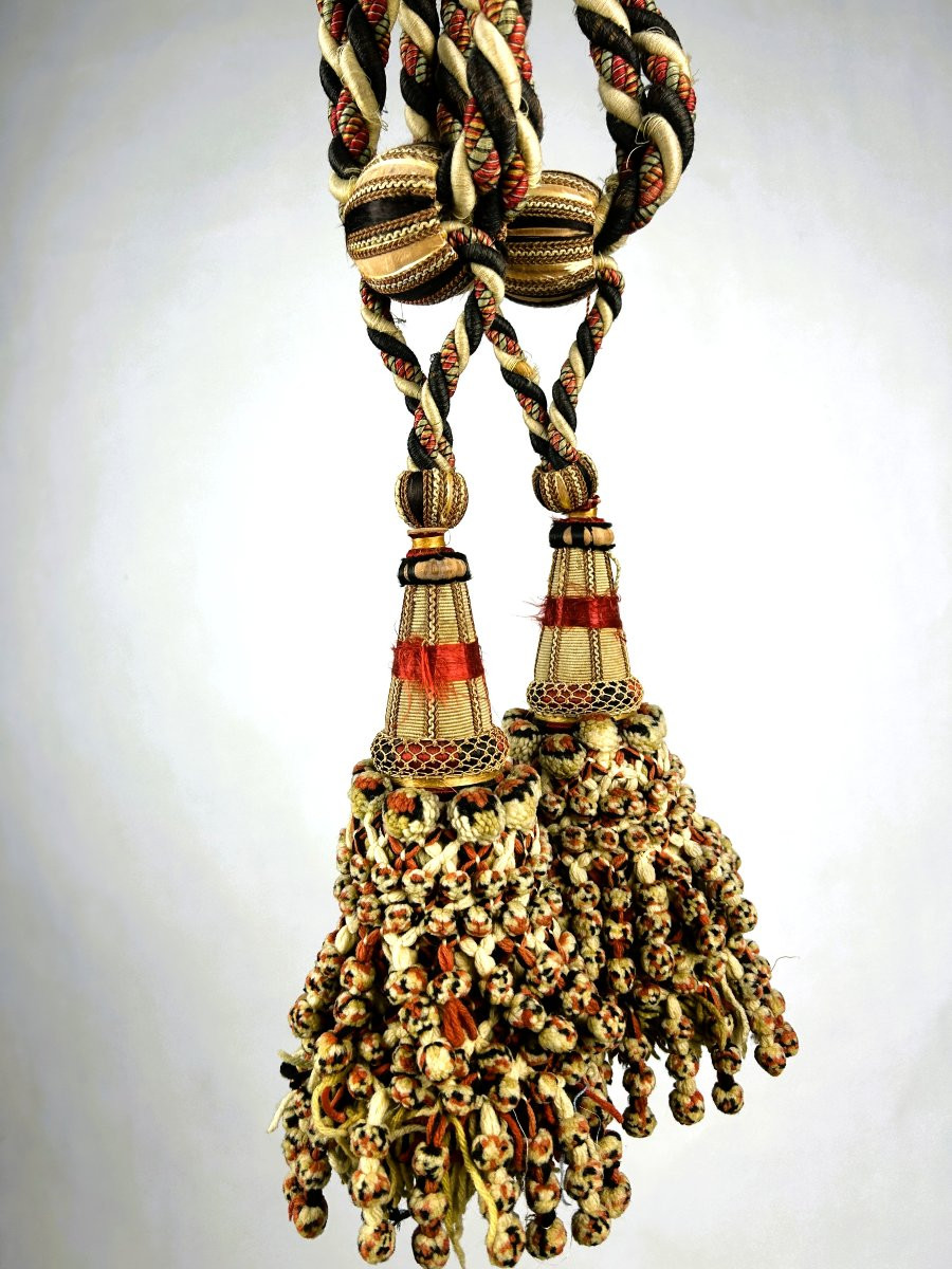 Exquisite Pair Of Tassel Tiebacks In Mottled Wool - France Circa 1860-photo-1