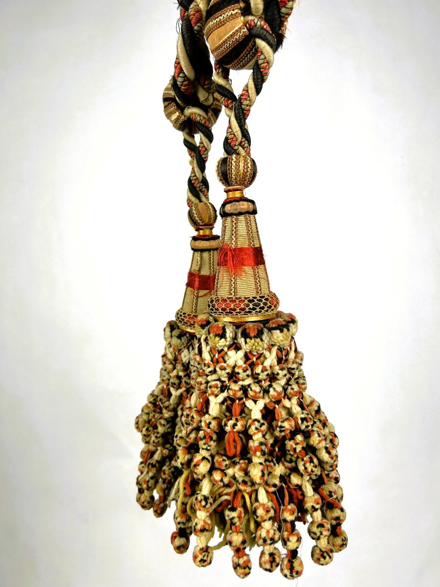 Exquisite Pair Of Tassel Tiebacks In Mottled Wool - France Circa 1860-photo-6