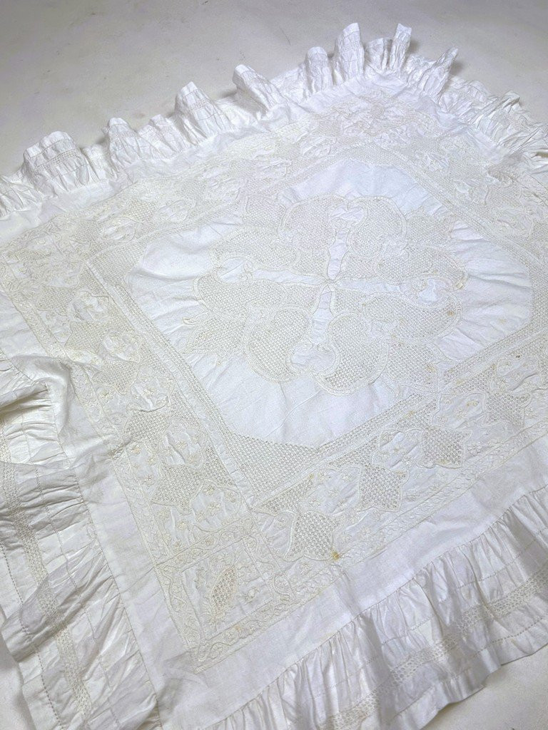 Un napperon en broderie perse sur percale de coton - Perse Iran début XXe siècle-photo-3