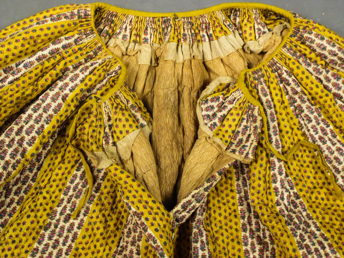 Quilted Skirt Or Petticoat In Indian Chevron Print - Provence, Circa 1860-photo-3