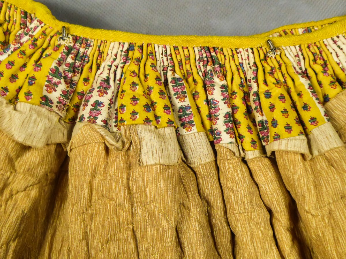 Quilted Skirt Or Petticoat In Indian Chevron Print - Provence, Circa 1860-photo-4