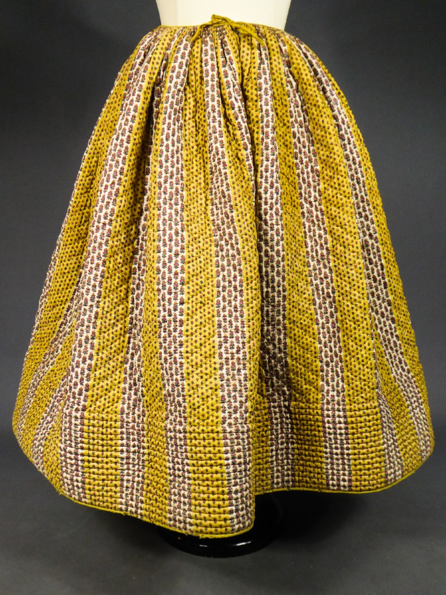 Quilted Skirt Or Petticoat In Indian Chevron Print - Provence, Circa 1860