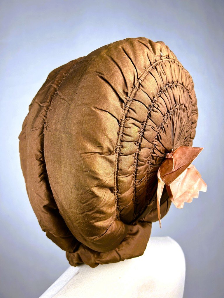 Calèche  en taffetas pour coiffure montée - Période Regency Angleterre fin XVIIIe siècle-photo-1