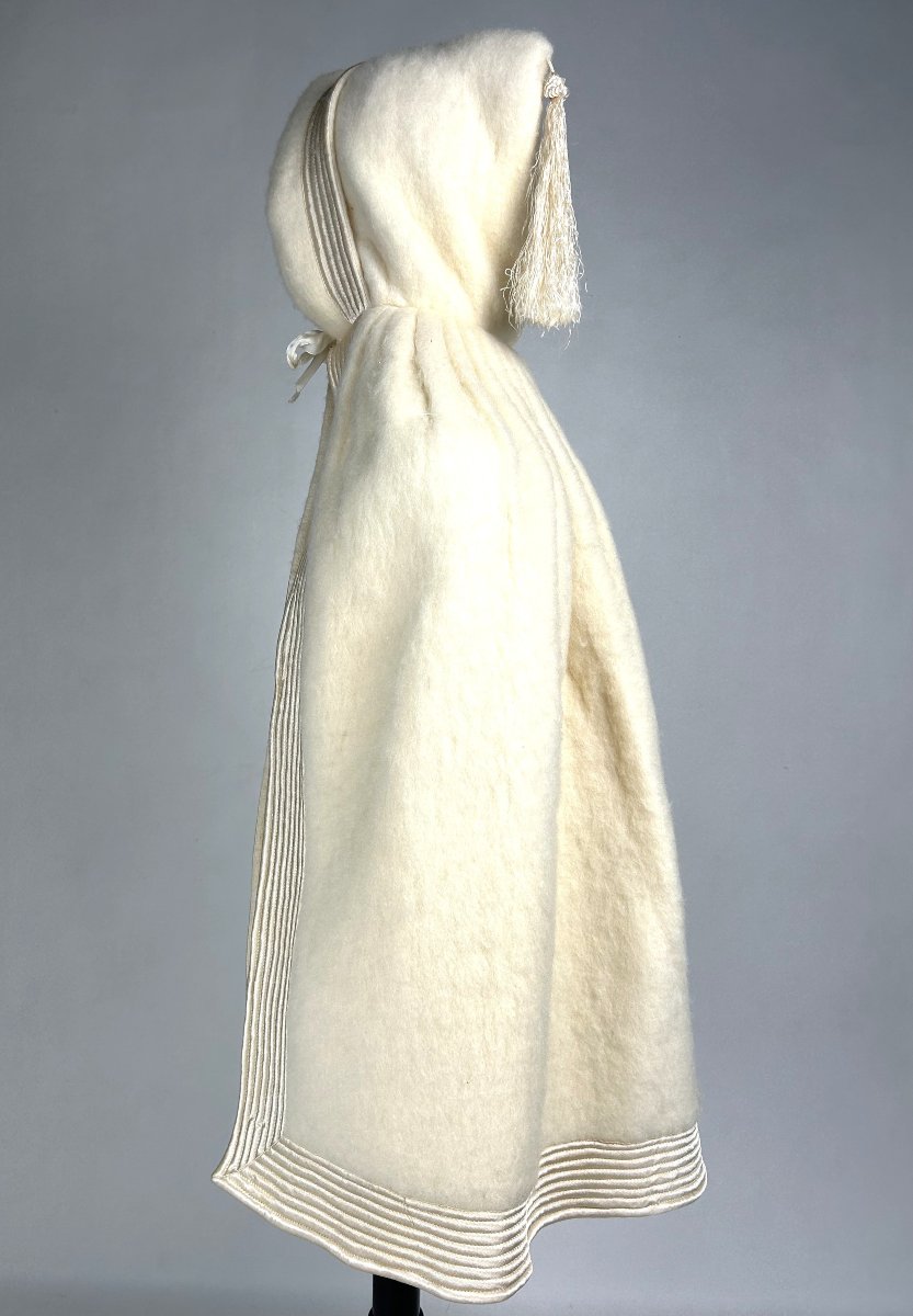 Child's Ceremonial Cape In Mohair Topstitched With Silk, In The Style Of Jeanne Lanvin - France C.1940-photo-1