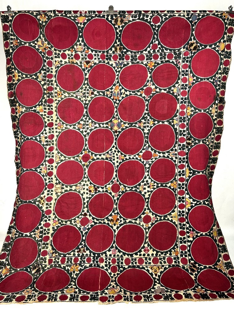 Tenture Suzani de Tashkent à broderies Oï Palak - Ouzbékistan Circa 1900