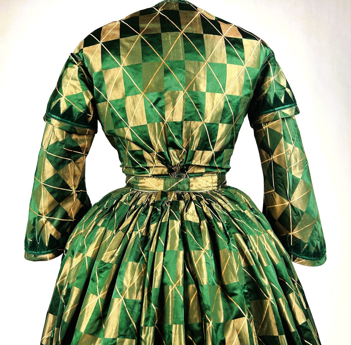 Checkered Damask Crinoline Day Dress - Early Second Empire Period, Circa 1855-photo-4