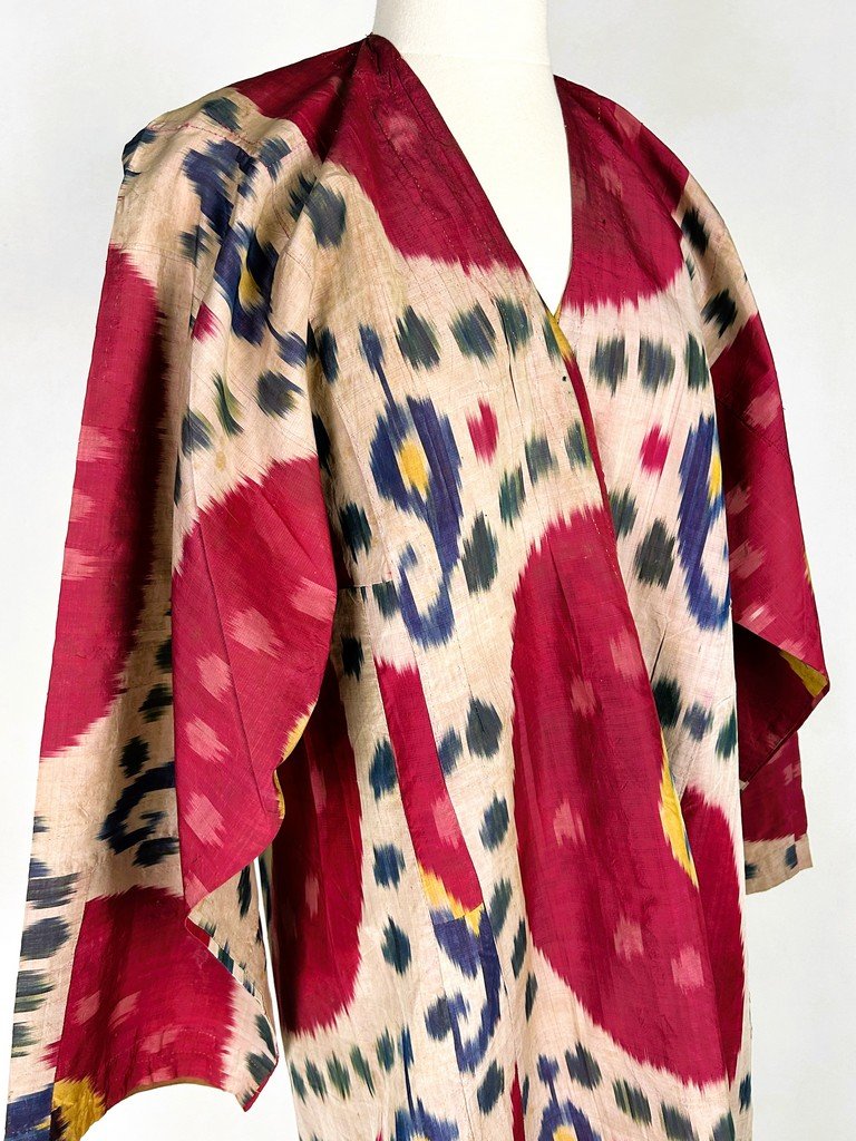 Manteau Chapan en Ikat de soie nommé Abra - Ouzbékistan Boukhara Circa 1900-photo-2