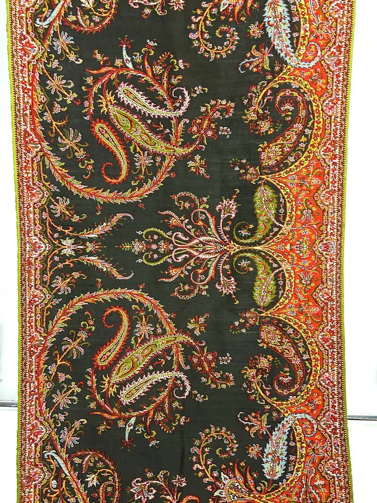 A French Cashmere "burnous" Scarf, Circa 1850-photo-2