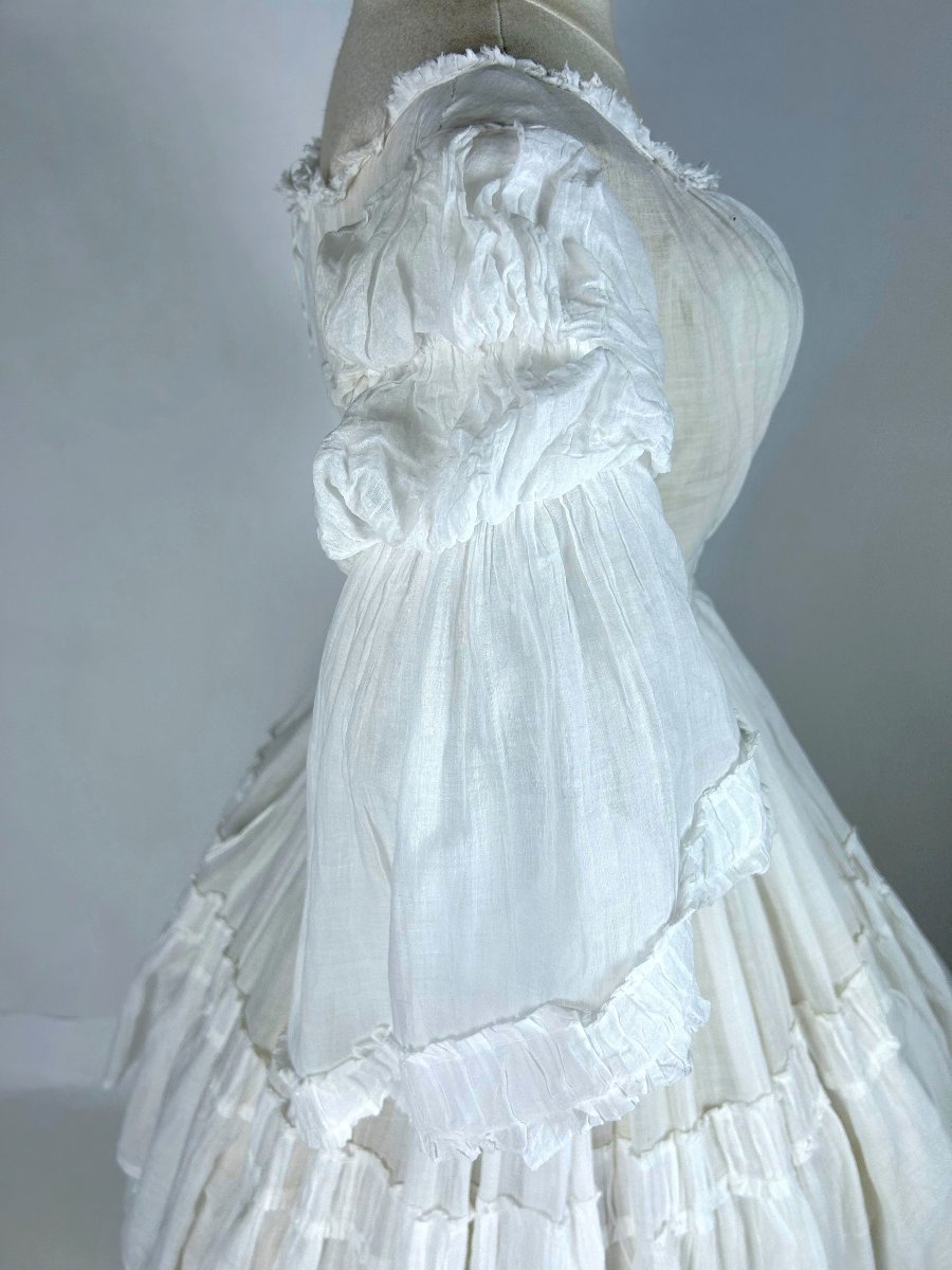 A White Muslin Crinoline Walking Dress - France Circa 1845-1855-photo-4