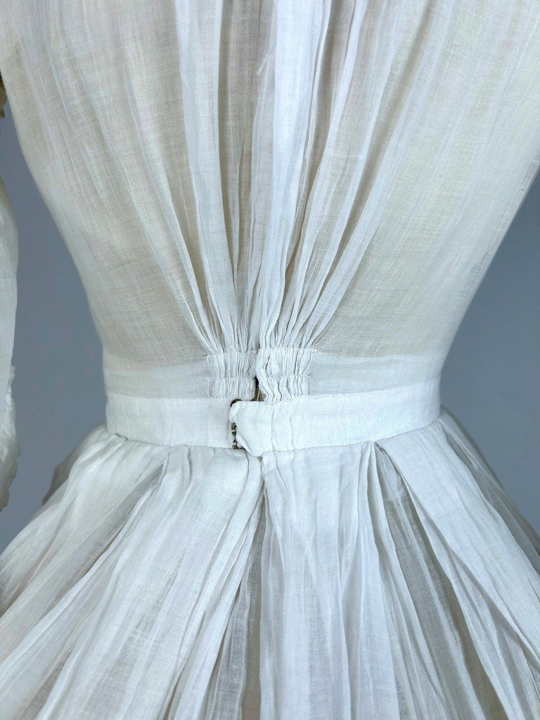A White Muslin Crinoline Walking Dress - France Circa 1845-1855-photo-6