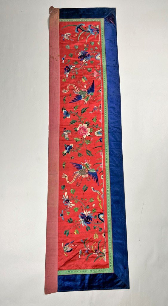 An Embroidered Satin Temple Banner - China, Circa 1900-1930-photo-4