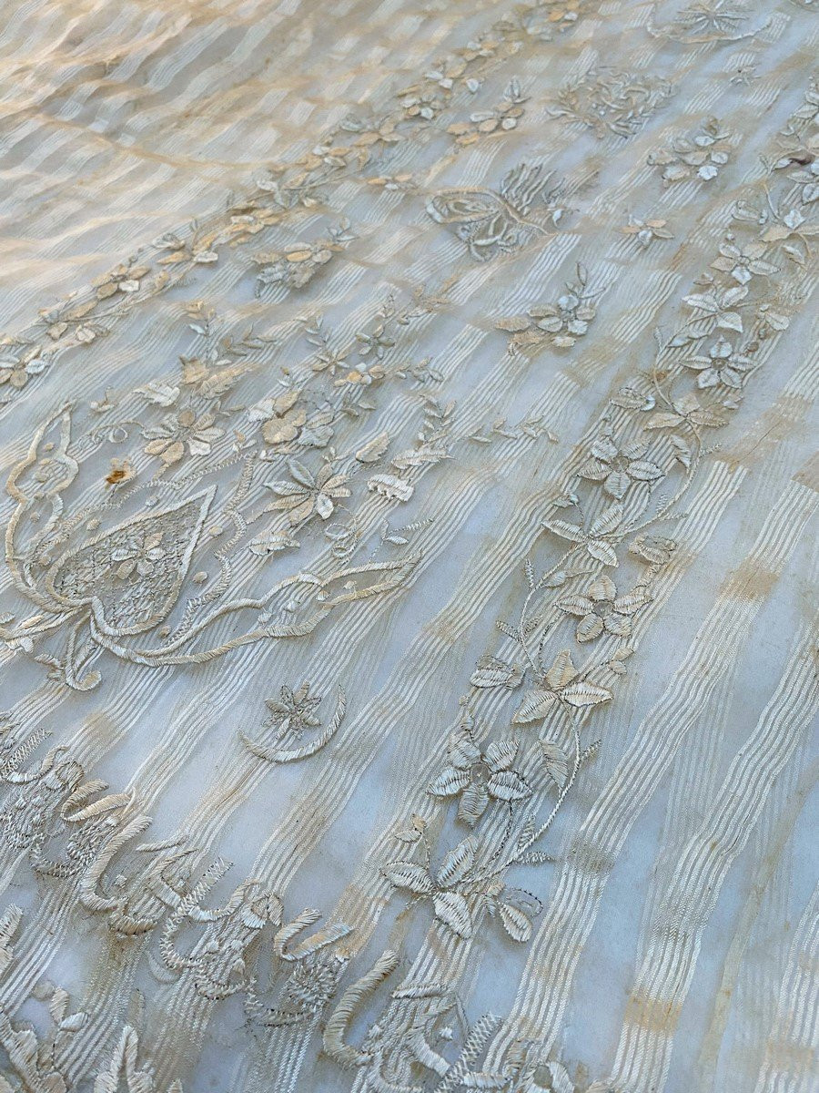 Un voile de soie Pékinée brodée - Empire Ottoman Circa 1860-1880-photo-4