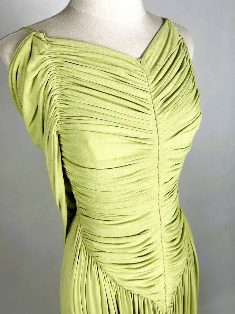 Robe du soir de Madame Grès (attribuée à) en jersey vert céladon - Paris Circa 1935-1940-photo-1