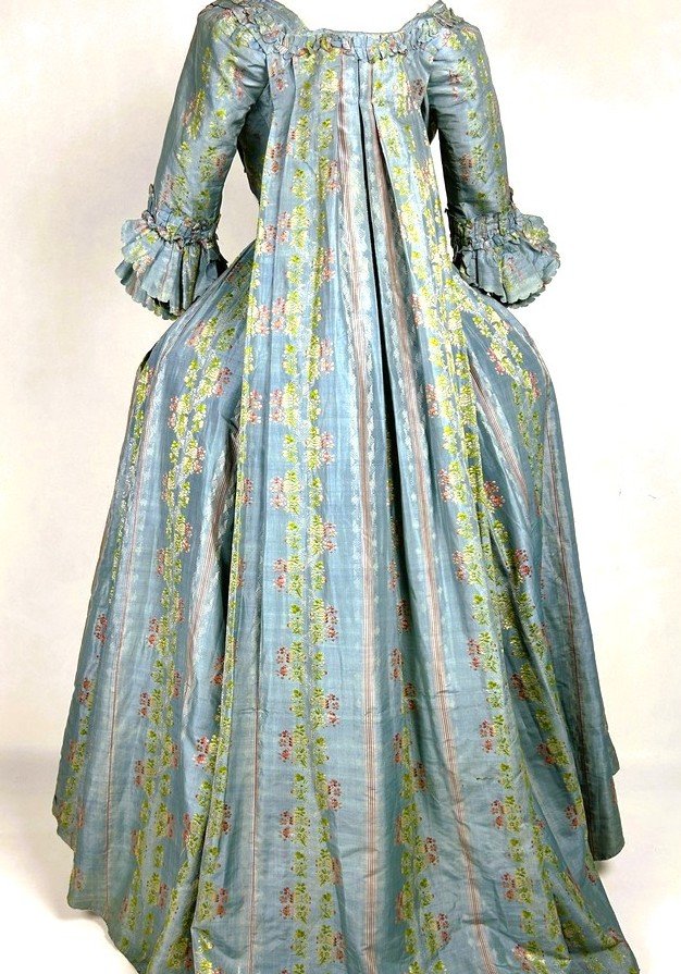 French Dress In Blue Edged Taffeta Nattier - France Circa 1780-photo-5