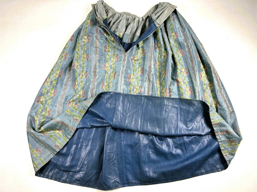 French Dress In Blue Edged Taffeta Nattier - France Circa 1780-photo-7