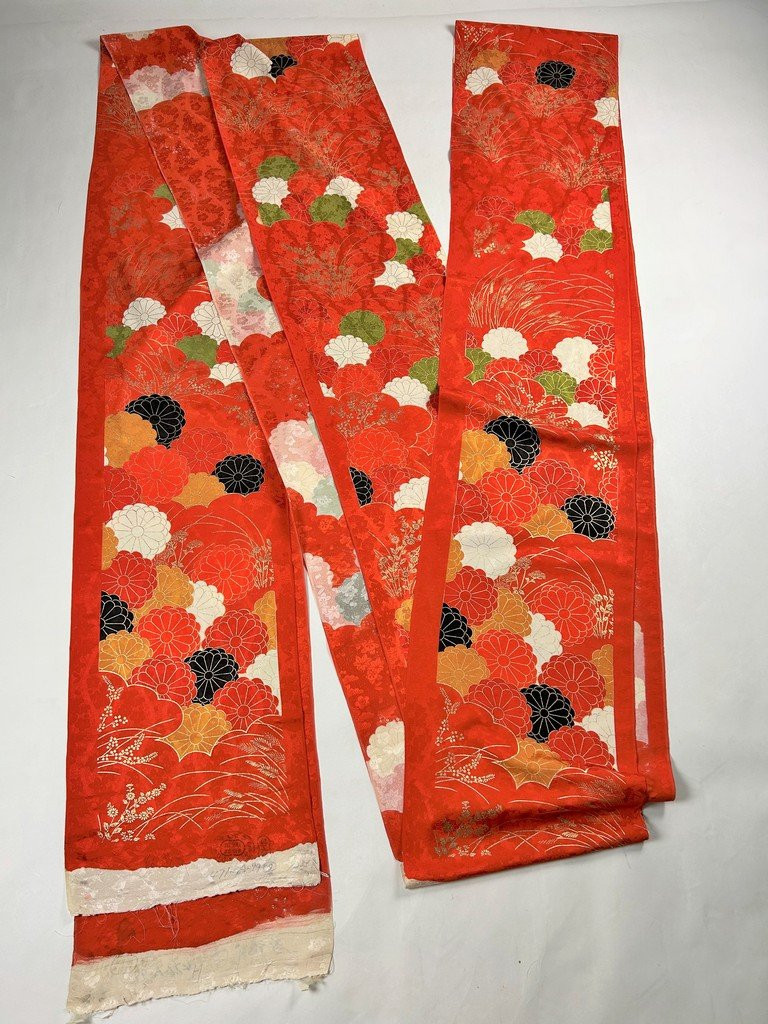 Métrage complet d'un damas de soie imprimé à l'or pour Kimono - Japon Circa 1950-1960-photo-2
